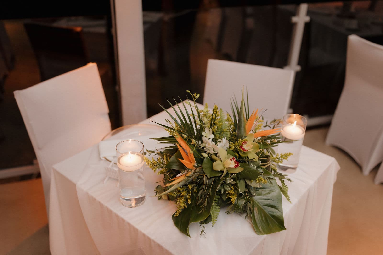 Elegant wedding sweetheart table
